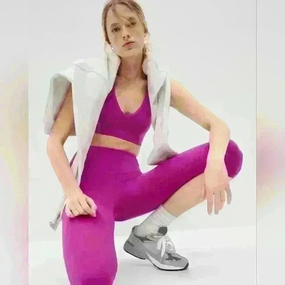 GapFit High Rise Eclipse Cropped  Leggings - Picture 1 of 6